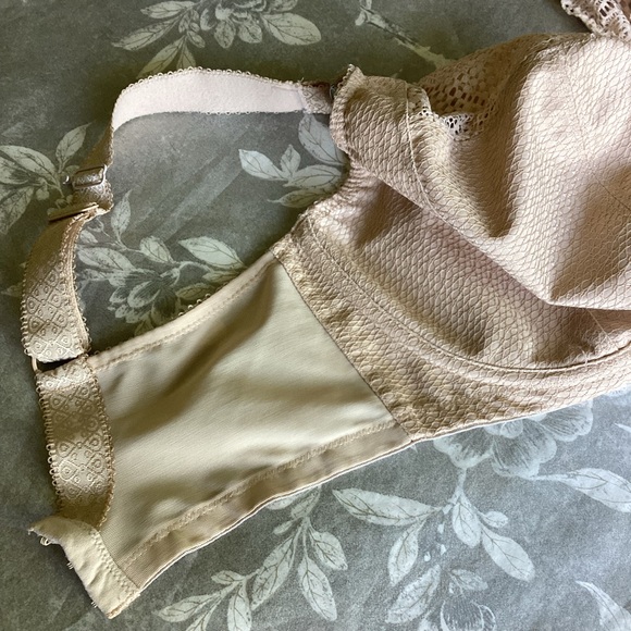 EIomi  bra, beige size US 34J - Picture 8 of 9